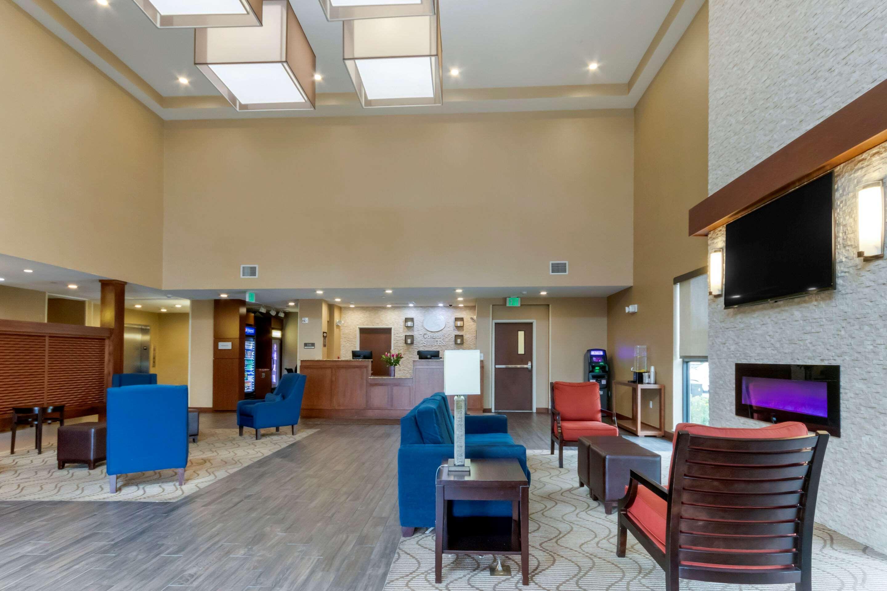 Comfort Suites Billings Esterno foto